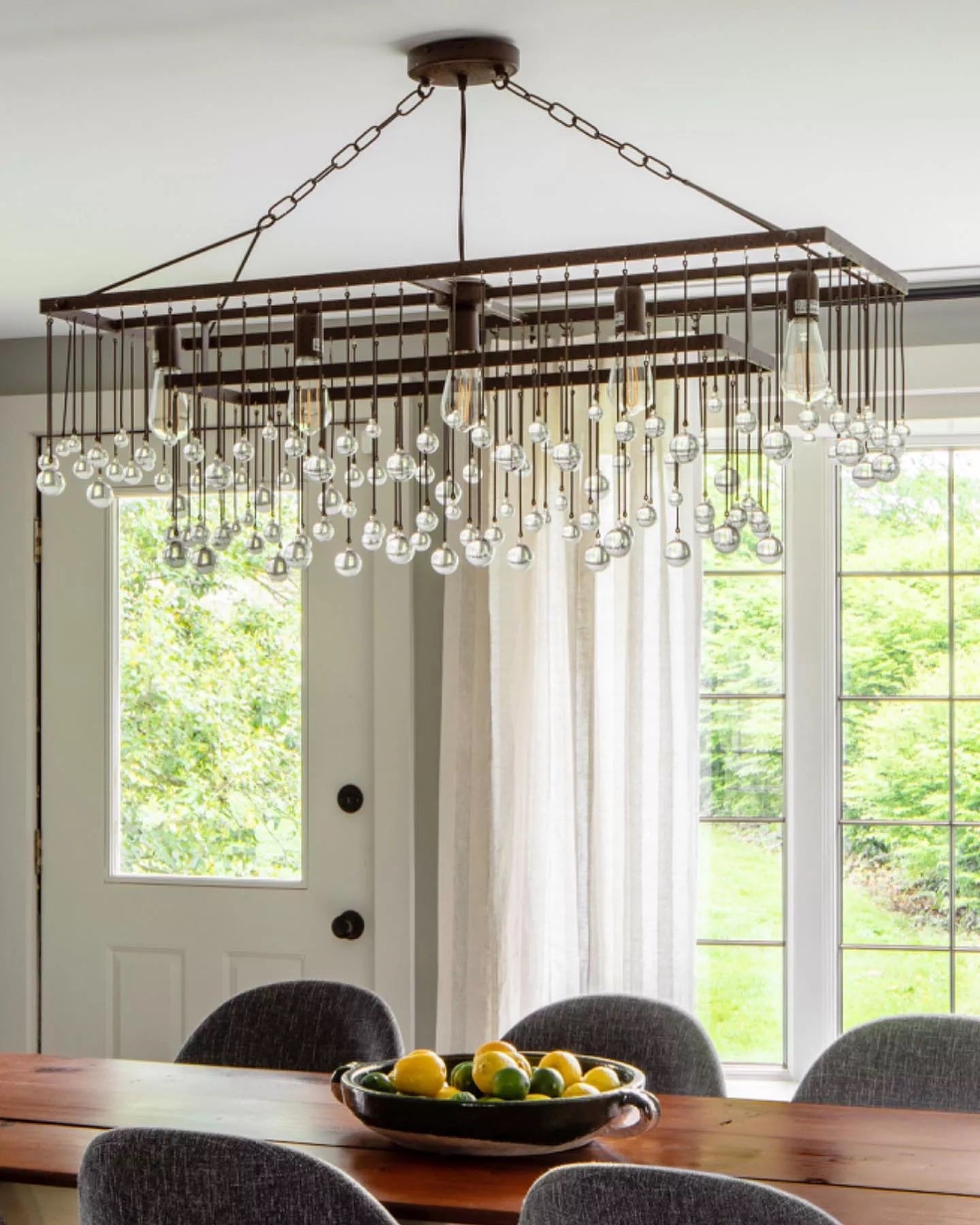AurelieRectangularChandelierScenepicutre_1_47df1795-5cb9-443d-8541-90a5244465bc