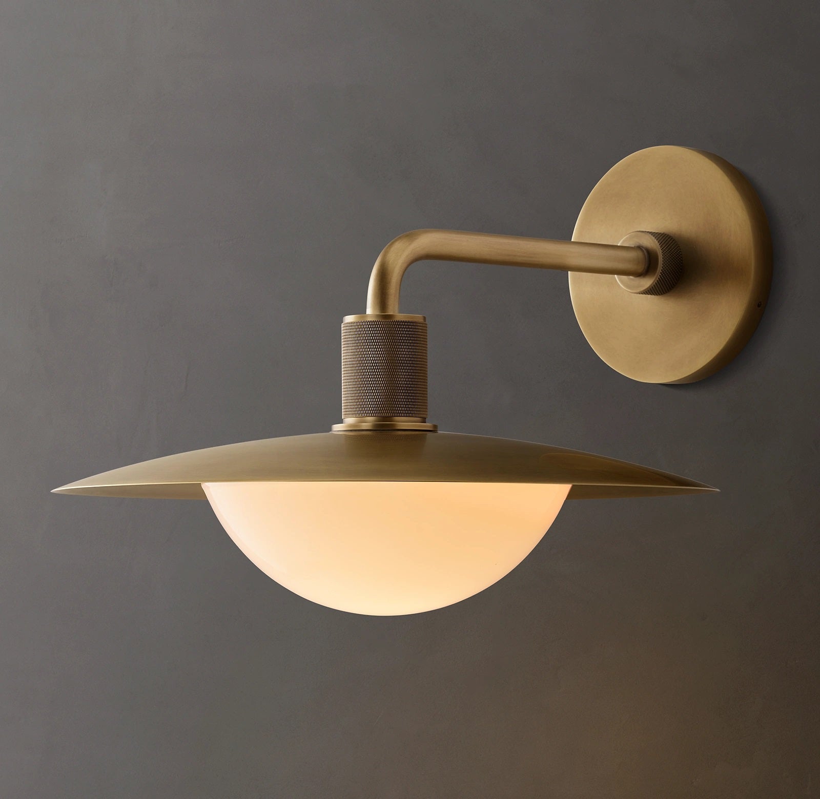 BrassKennenRoundSconce_2