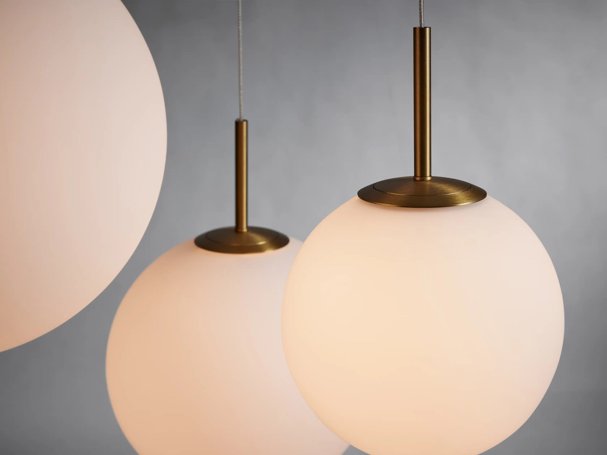 MatteOpal-CasonRoundChandelier28_2