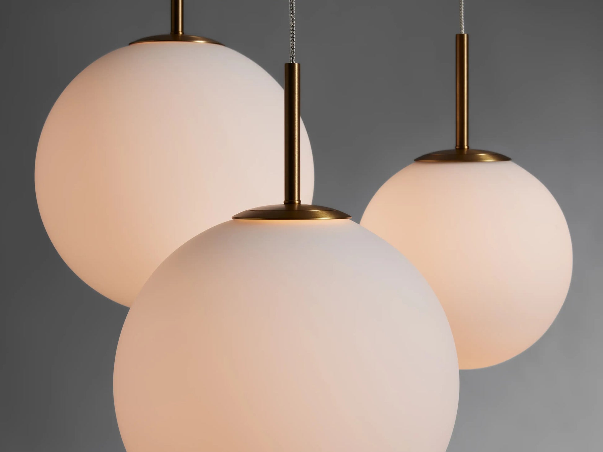 MatteOpalCasonRoundChandelier20_2